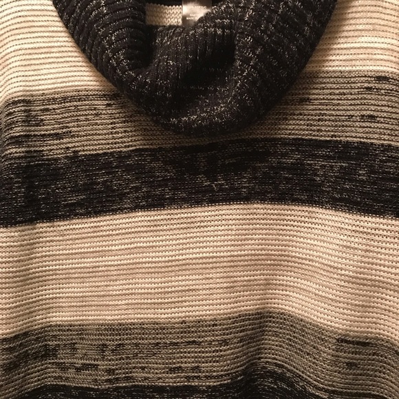Cowl Neck Cropped Sweater - Picture 6 of 7